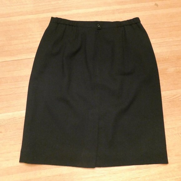 Classic Style Skirt EUC - Picture 3 of 8